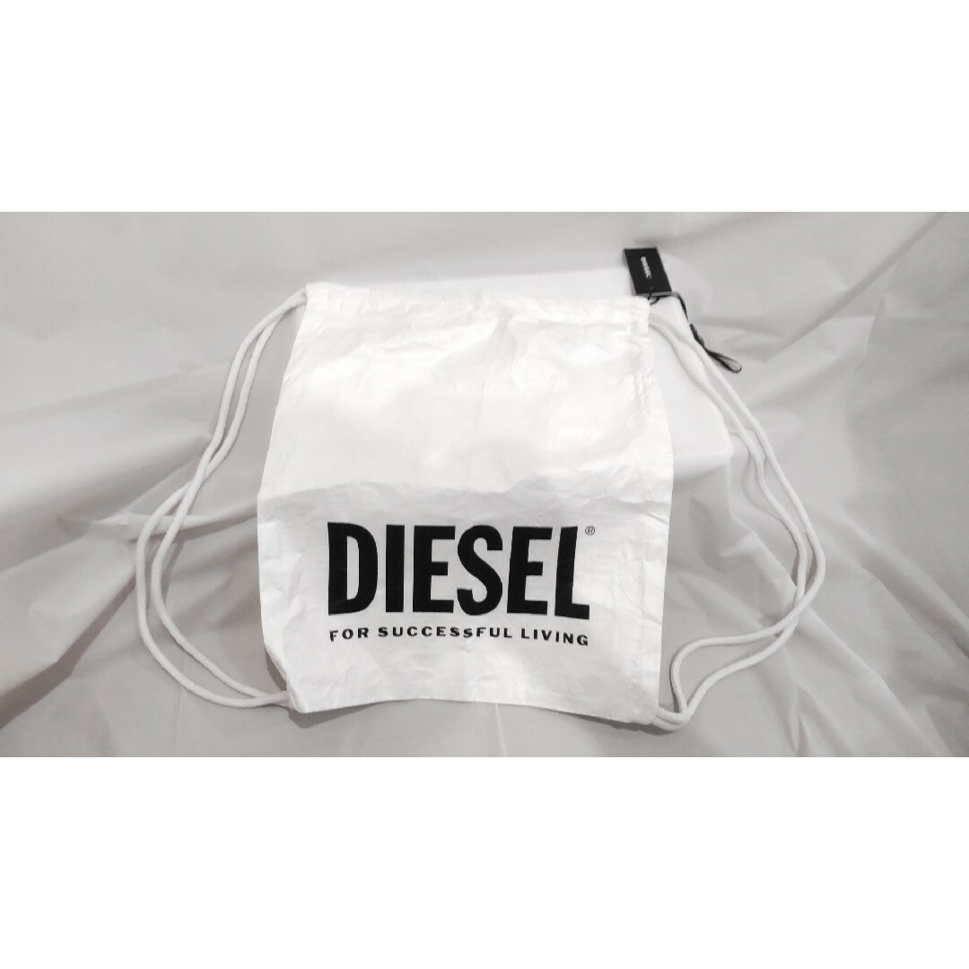 DIESEL(ディーゼル)の【最終セール中】 DIESEL ディーゼル ナップサック ホワイト ユニセックス レディースのバッグ(リュック/バックパック)の商品写真