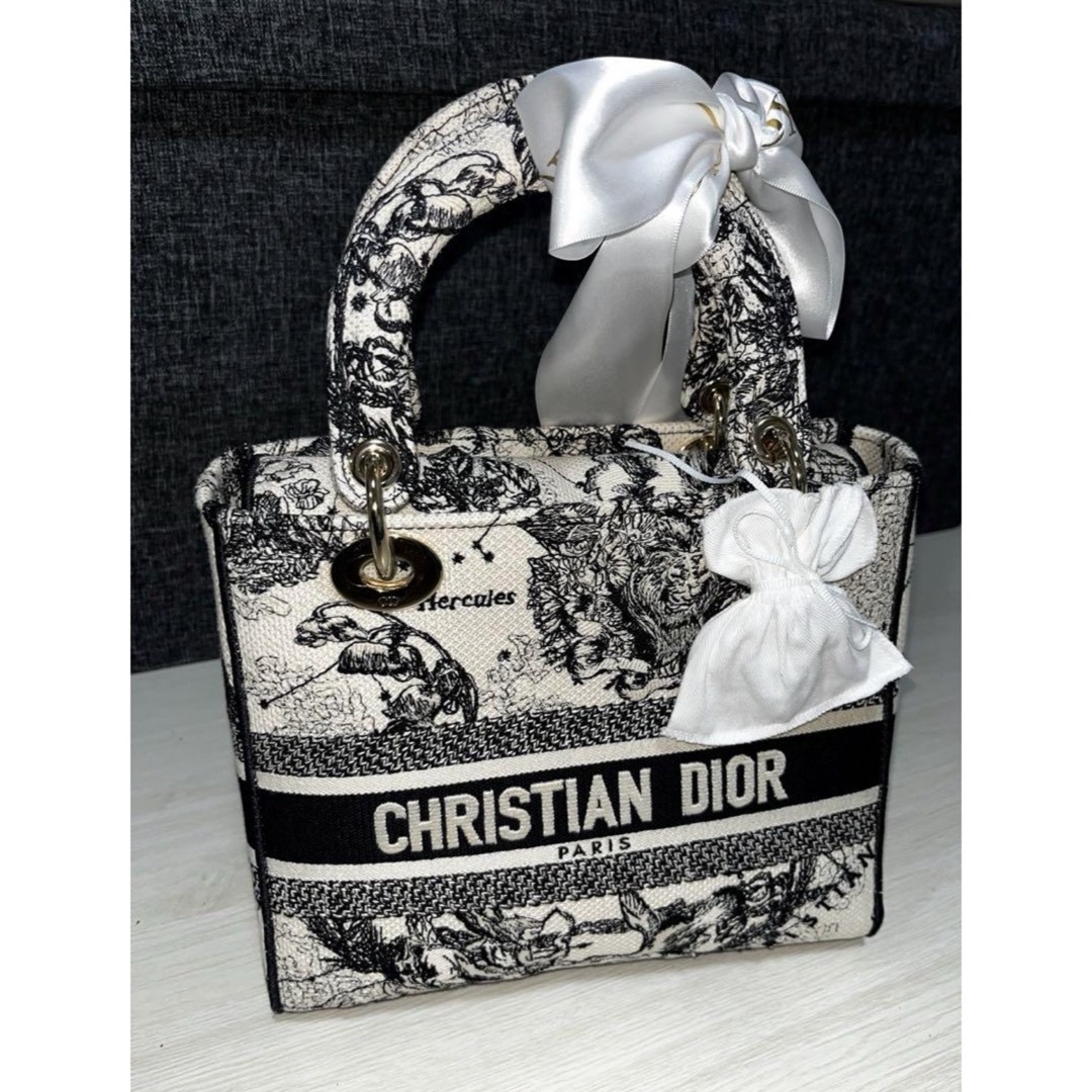 Christian Dior(クリスチャンディオール)の【激レア33%OFF】DIOR LADY D-Lite バッグ　ミディアム レディースのバッグ(トートバッグ)の商品写真