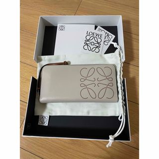 ロエベ(LOEWE)の未使用⭐️ LOEWE アナグラム　長財布(財布)