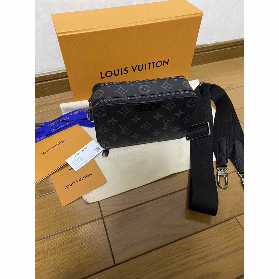 LOUIS VUITTON(ルイヴィトン)の新品　M81260 ルイヴィトン　アルファウェアラブルウォレット　エクリプス メンズのバッグ(ショルダーバッグ)の商品写真