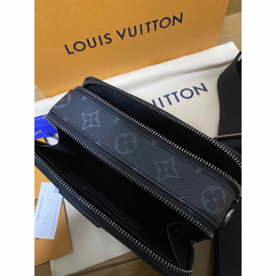 LOUIS VUITTON(ルイヴィトン)の新品　M81260 ルイヴィトン　アルファウェアラブルウォレット　エクリプス メンズのバッグ(ショルダーバッグ)の商品写真