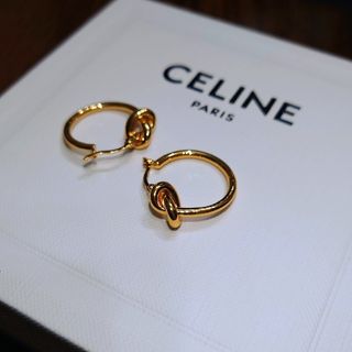 CELINE セリーヌノットピアス