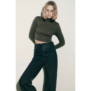 ザラ(ZARA)のZARAザラ*クロップドハイネックＴシャツ*ライトカーキ*XL(13〜15号)(Tシャツ(長袖/七分))