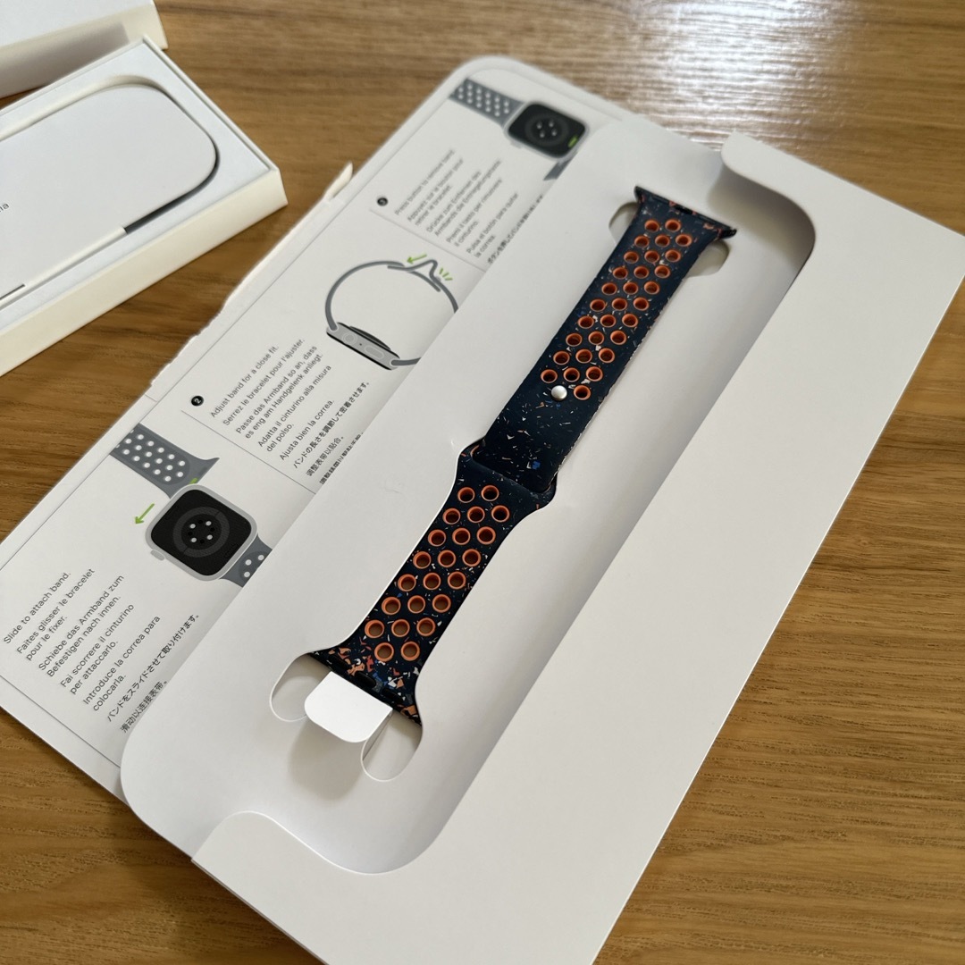 Apple(アップル)のApple Watch SE(第2世代) 40mm ミッドナイトアルミニウムケー スマホ/家電/カメラのスマートフォン/携帯電話(その他)の商品写真