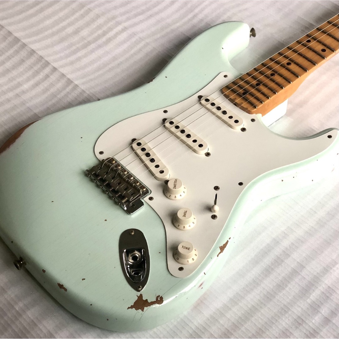 Fender(フェンダー)のFender USA Custom Shop '58 STRAT RELIC 楽器のギター(エレキギター)の商品写真