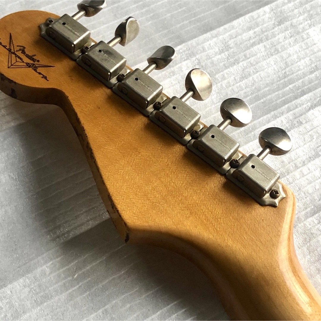 Fender(フェンダー)のFender USA Custom Shop '58 STRAT RELIC 楽器のギター(エレキギター)の商品写真