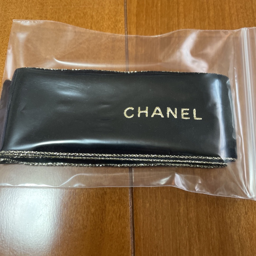 CHANEL(シャネル)の2 シャネル CHANEL 2023年のホリデーシーズン限定リボン レディースのバッグ(ショップ袋)の商品写真