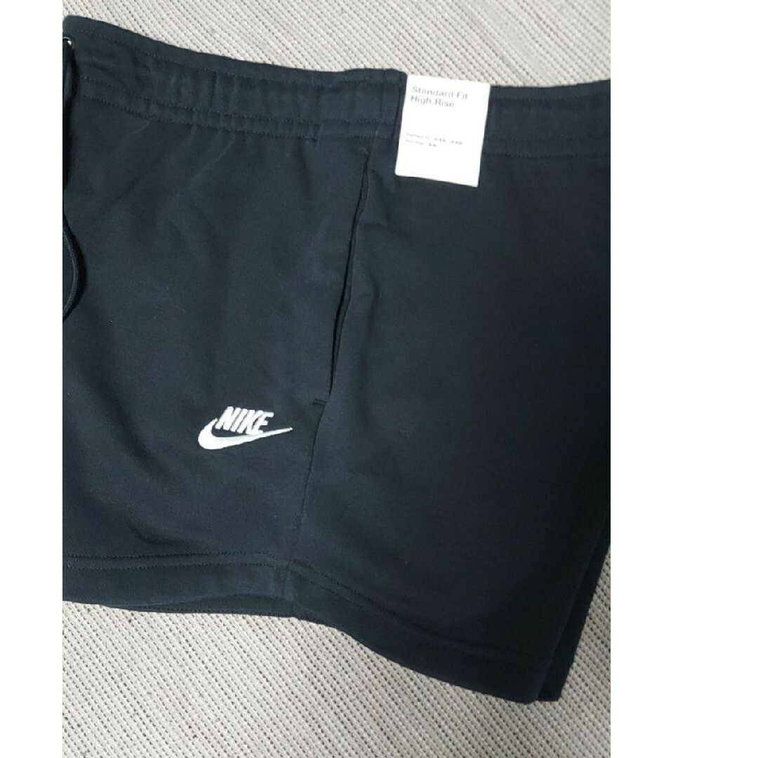 NIKE(ナイキ)の新品 NIKE ナイキ スウェット ショートパンツ ウィメンズ  ハーフパンツ レディースのパンツ(ショートパンツ)の商品写真