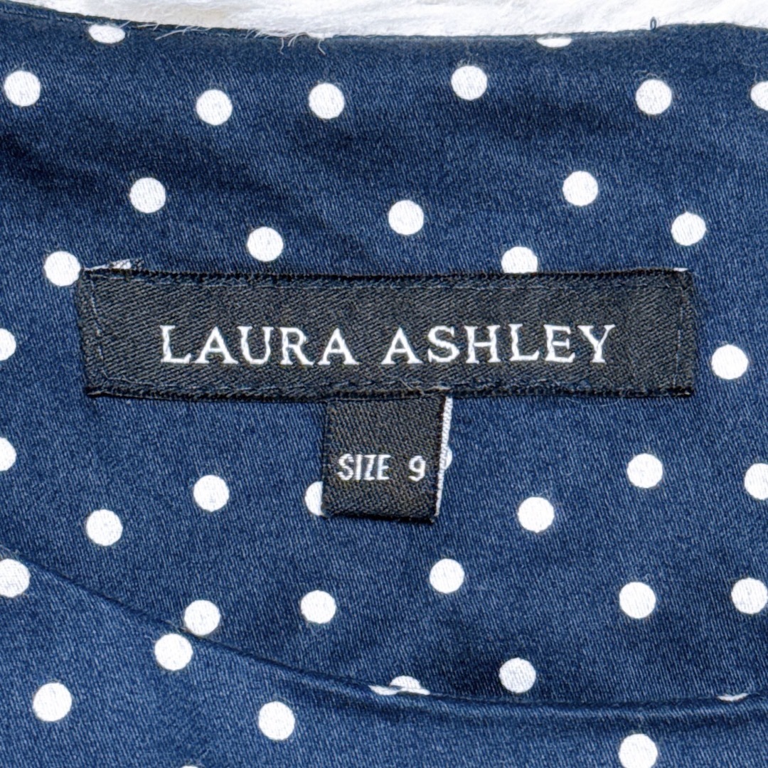 LAURA ASHLEY(ローラアシュレイ)のローラアシュレイ ワンピース  ノースリーブ ドット 花柄 Aライン ネイビー レディースのスカート(ひざ丈スカート)の商品写真