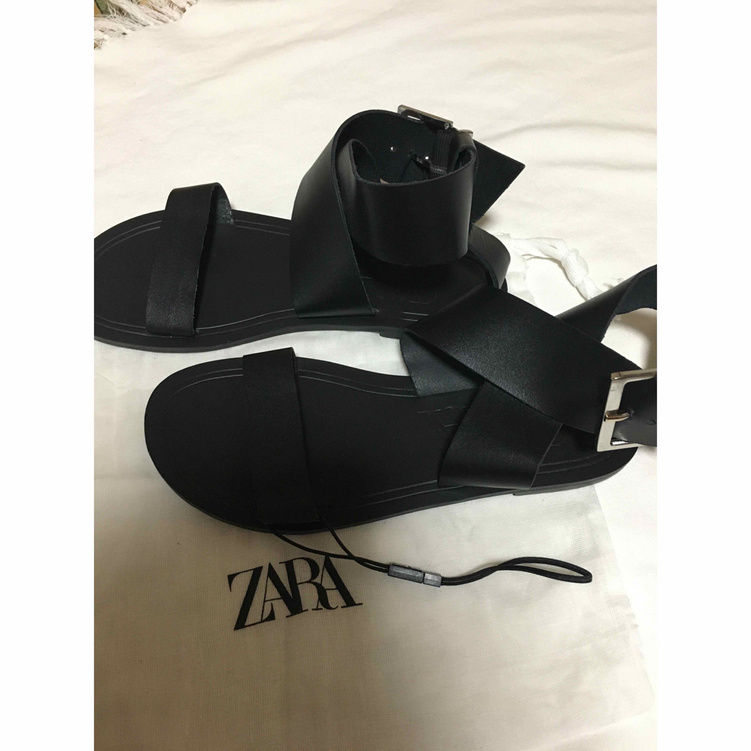 ZARA(ザラ)のザラ サンダル 金具ストラップサンダル レディースの靴/シューズ(サンダル)の商品写真