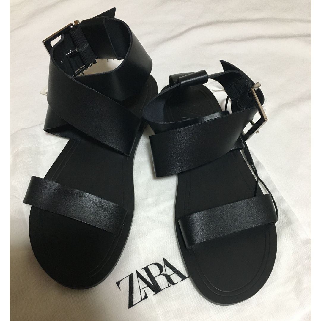 ZARA(ザラ)のザラ サンダル 金具ストラップサンダル レディースの靴/シューズ(サンダル)の商品写真