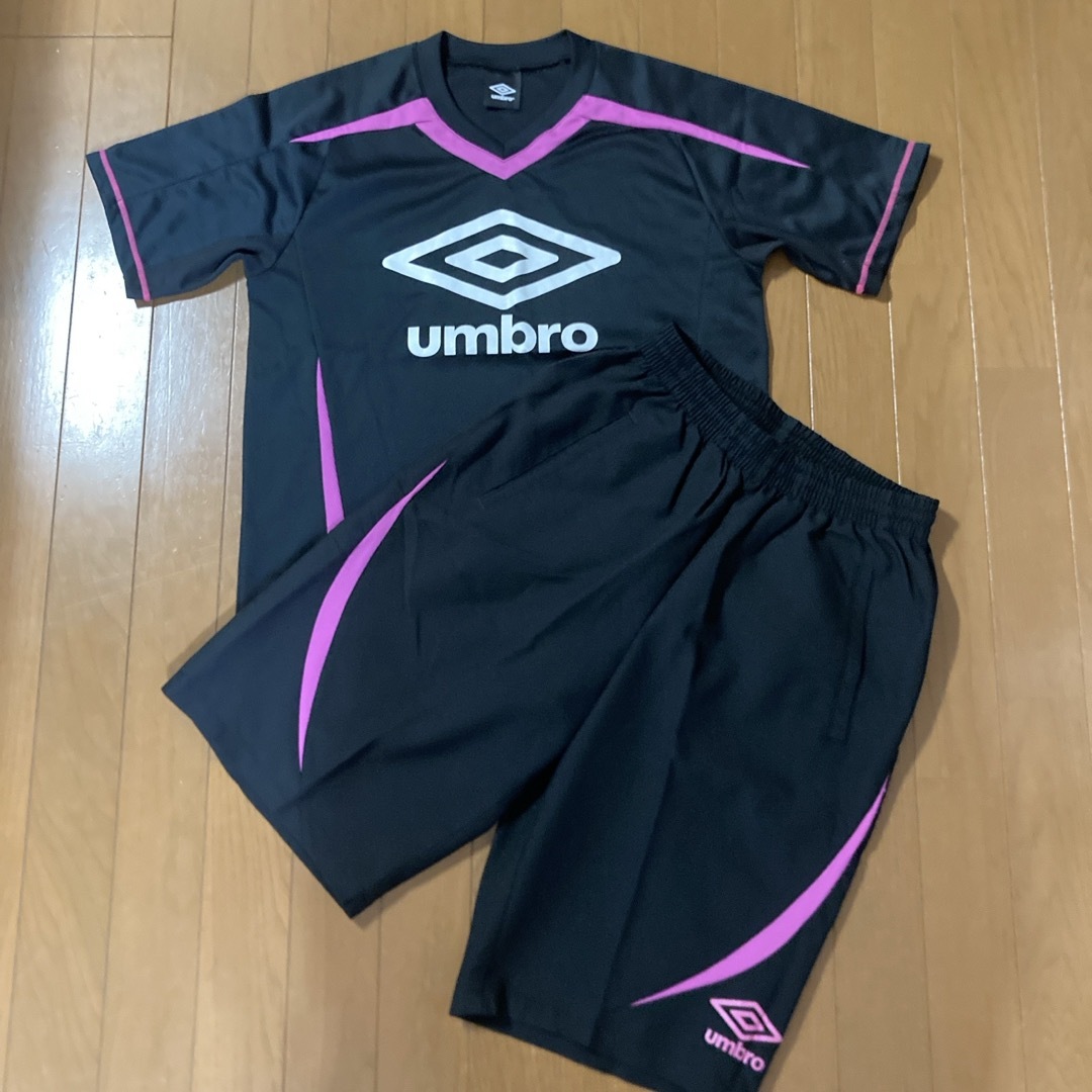 UMBRO(アンブロ)のumbro、アンブロ、スポーツ、Tシャツ、半袖、短パン、ピンク、ブラック スポーツ/アウトドアのスポーツ/アウトドア その他(その他)の商品写真