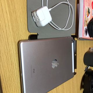 Apple - iPad第六世代中古Wi-Fiのみ