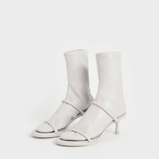 チャールズアンドキース(Charles and Keith)のCHARLES & KEITH ルシルスティレット カーフブーツ （Grey）(ブーツ)