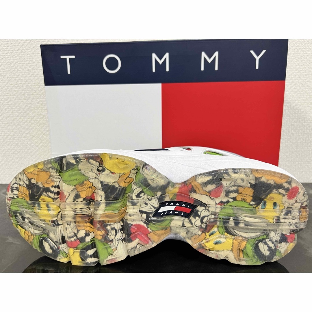 TOMMY HILFIGER(トミーヒルフィガー)のトミーヒルフィガー　ルーニーテューンズ　コラボ　スニーカー メンズの靴/シューズ(スニーカー)の商品写真