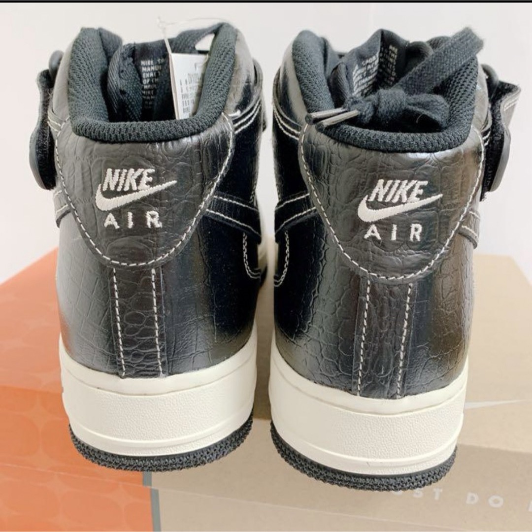 NIKE(ナイキ)の黒26.5cm ナイキ エアフォース1 ミッド アワー フォース1 メンズの靴/シューズ(スニーカー)の商品写真