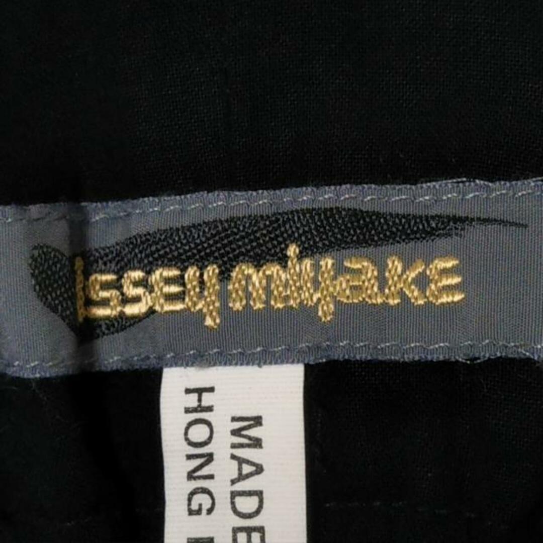 ISSEY MIYAKE(イッセイミヤケ)のISSEYMIYAKE(イッセイミヤケ) パンツ サイズM レディース - 黒 フルレングス/シースルー レディースのパンツ(その他)の商品写真