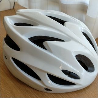 自転車 ヘルメット 軽量 白 新品