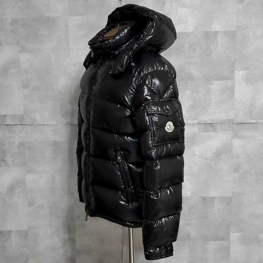 MONCLER(モンクレール)の数回使用 ハンガー付 M モンクレール マヤ ダウンジャケット 黒 DISTタグ メンズのジャケット/アウター(ダウンジャケット)の商品写真