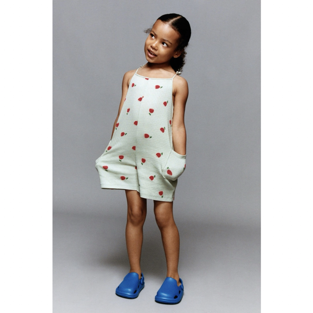 ZARA KIDS(ザラキッズ)のZARA KIDS  チューリップ柄 オールインワン キッズ/ベビー/マタニティのキッズ服女の子用(90cm~)(パンツ/スパッツ)の商品写真