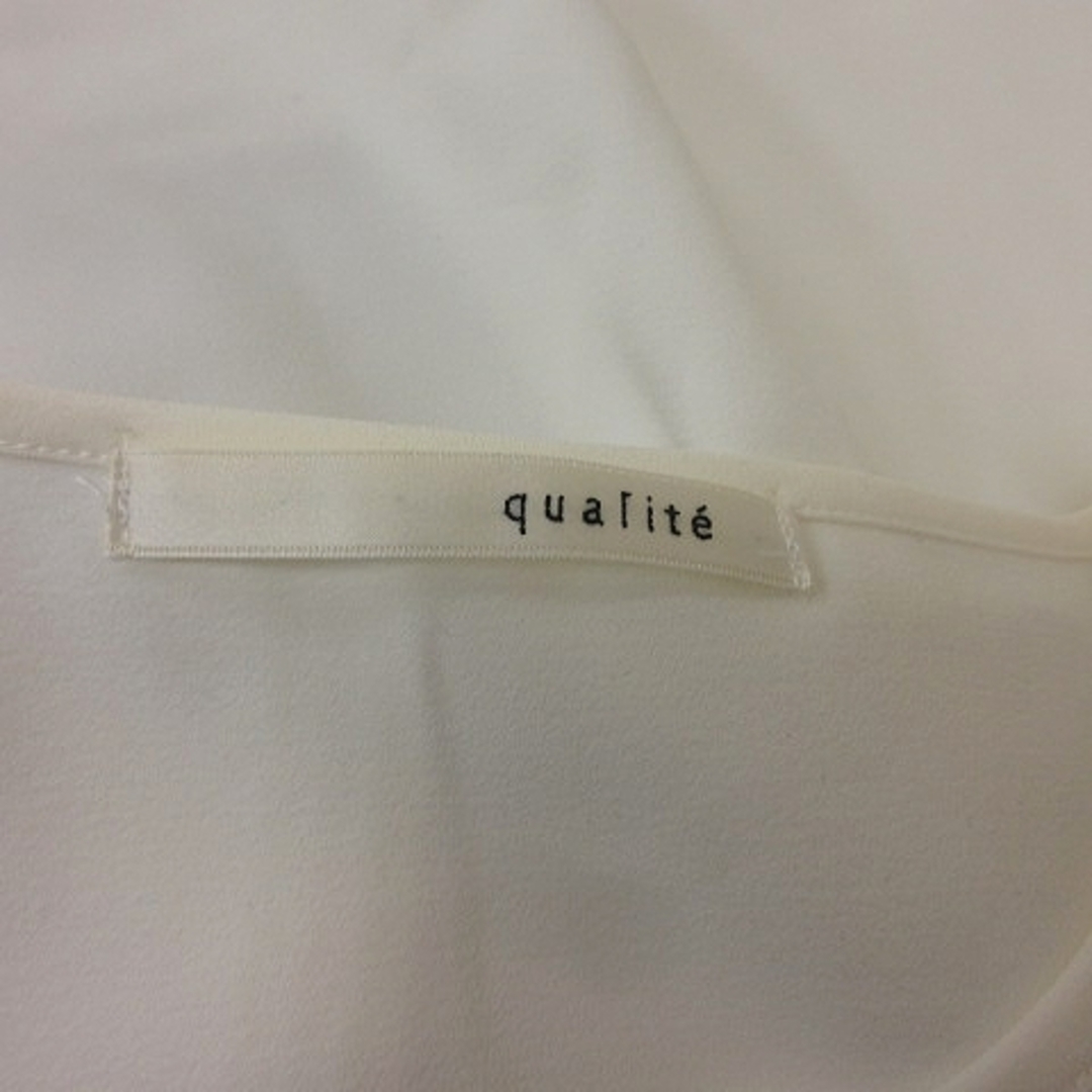 qualite(カリテ)のカリテ ブラウン プルオーバー ノースリーブ F 白 ホワイト /YI レディースのトップス(シャツ/ブラウス(半袖/袖なし))の商品写真