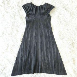 プリーツプリーズイッセイミヤケ(PLEATS PLEASE ISSEY MIYAKE)の美品 プリーツプリーズ イッセイミヤケ ワンピース 3号 L 伸縮 Aライン 黒(ひざ丈ワンピース)