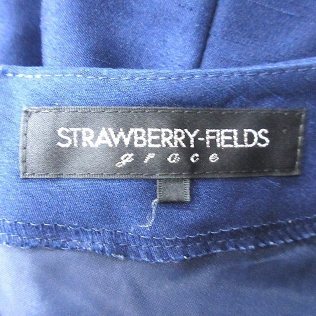 STRAWBERRY-FIELDS(ストロベリーフィールズ)のストロベリーフィールズ ワンピース ひざ丈 Vネック ウエストマーク 半袖 青 レディースのワンピース(ひざ丈ワンピース)の商品写真