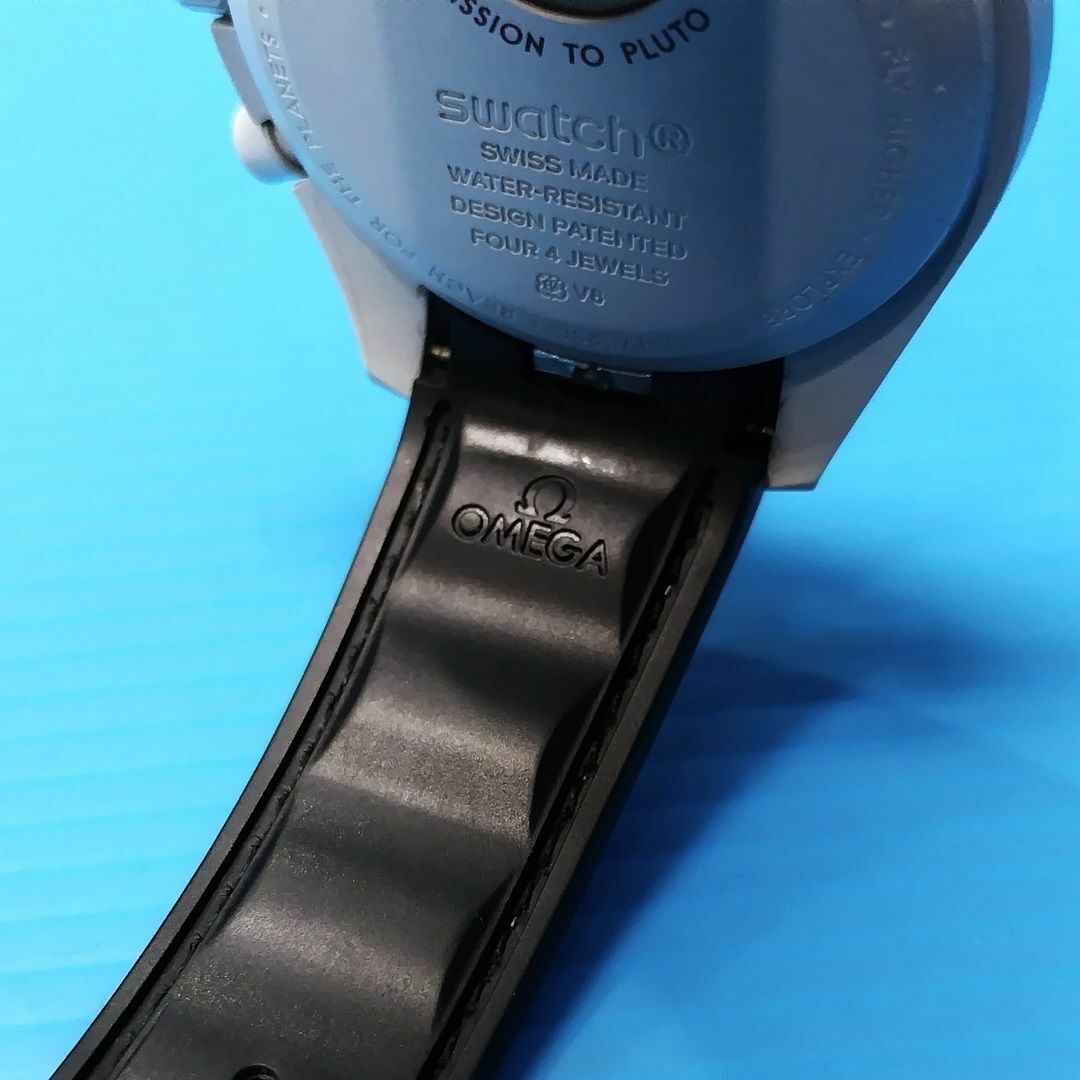 swatch(スウォッチ)のOMEGA SWATCH ムーンスウォッチ PLUTO SO33M101 メンズの時計(腕時計(アナログ))の商品写真