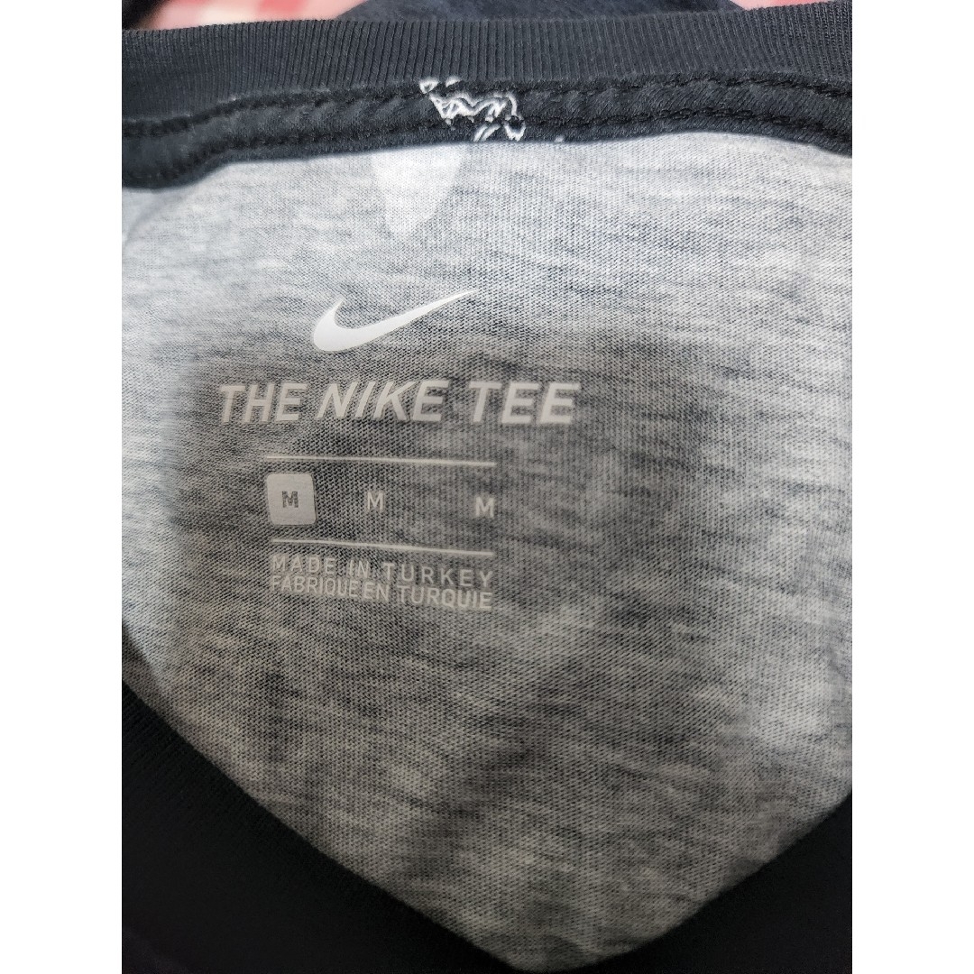 NIKE(ナイキ)のナイキ　NIKE　総柄Tシャツ　ブラック　M メンズのトップス(Tシャツ/カットソー(半袖/袖なし))の商品写真