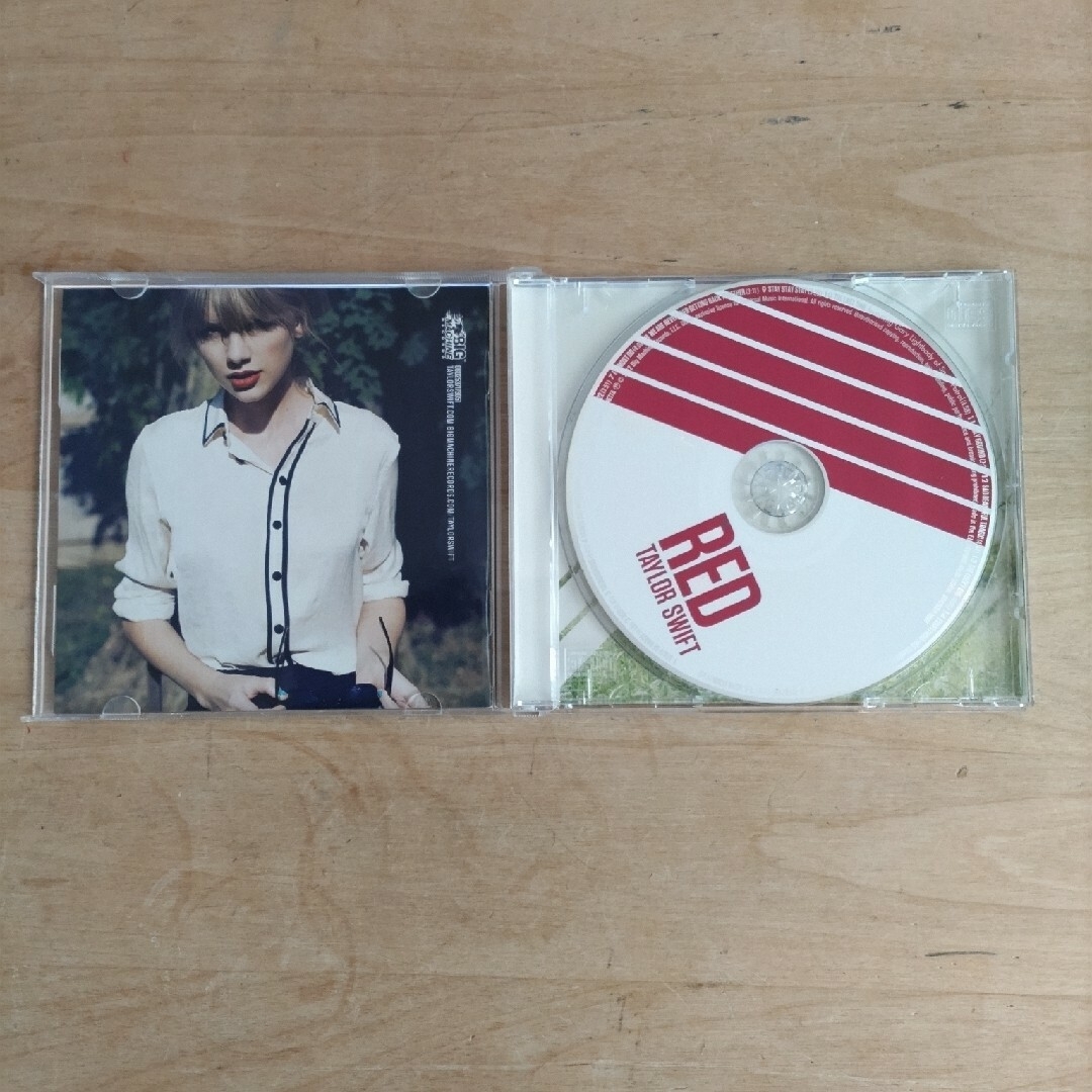 テイラースウィフト　レッド  Ｔａｙｌｏｒ　Ｓｗｉｆｔ　－　Ｒｅｄ エンタメ/ホビーの本(洋書)の商品写真