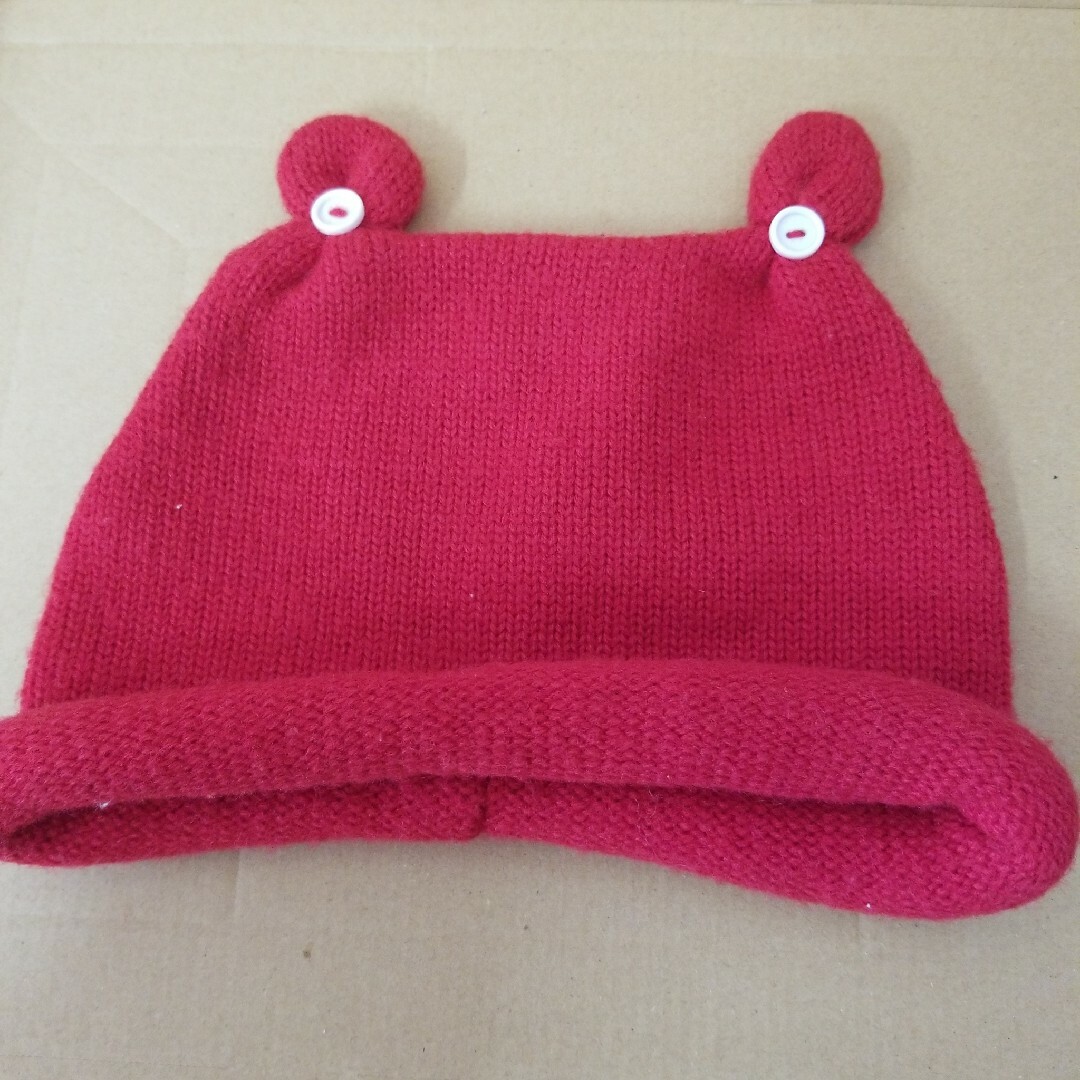 ベビー　ニット帽子　赤色　かわいい耳つき キッズ/ベビー/マタニティのこども用ファッション小物(帽子)の商品写真