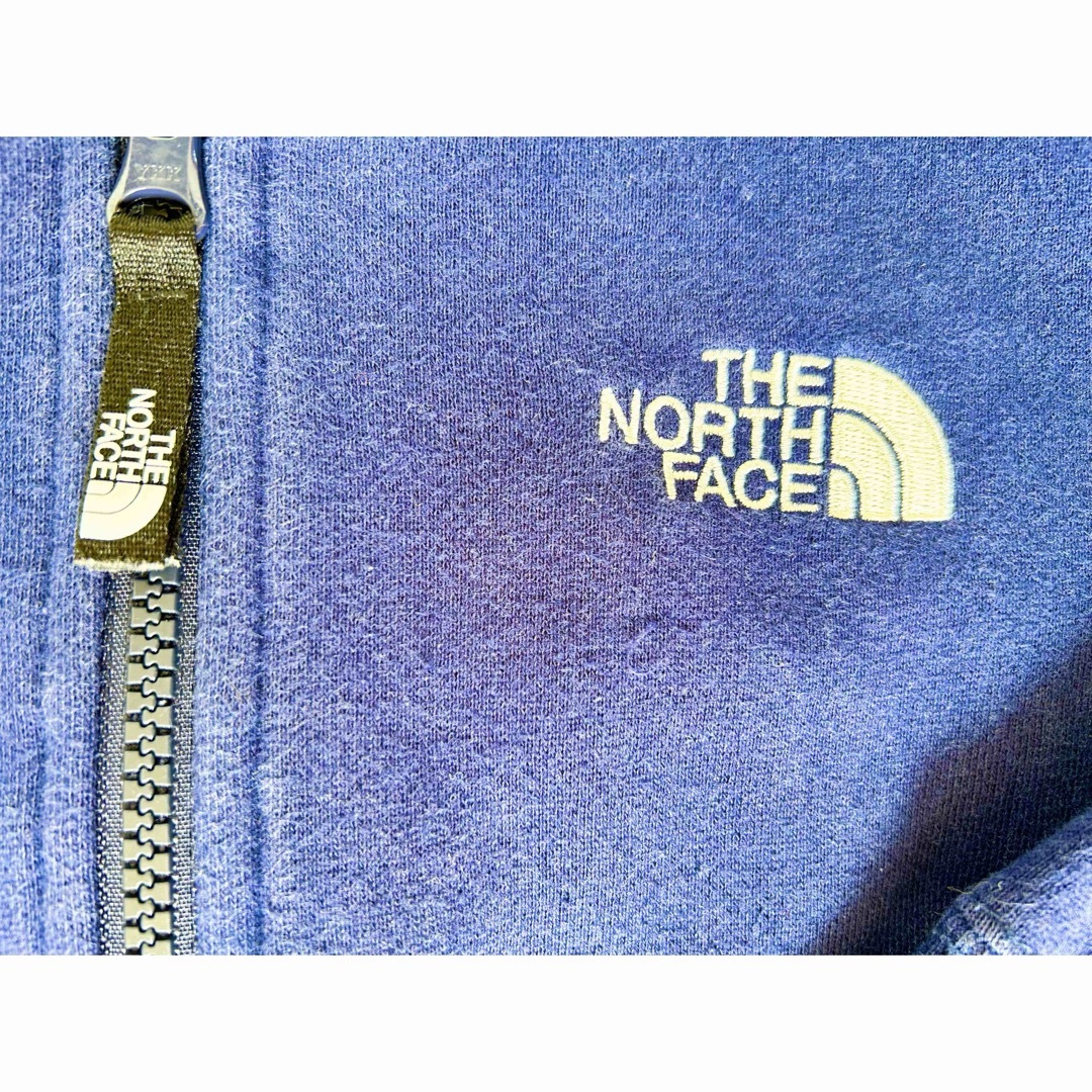 THE NORTH FACE(ザノースフェイス)の【ザノースフェイス・パーカー】★人気ブランド★キッズ・ネイビー・120cm★ キッズ/ベビー/マタニティのキッズ服男の子用(90cm~)(ジャケット/上着)の商品写真