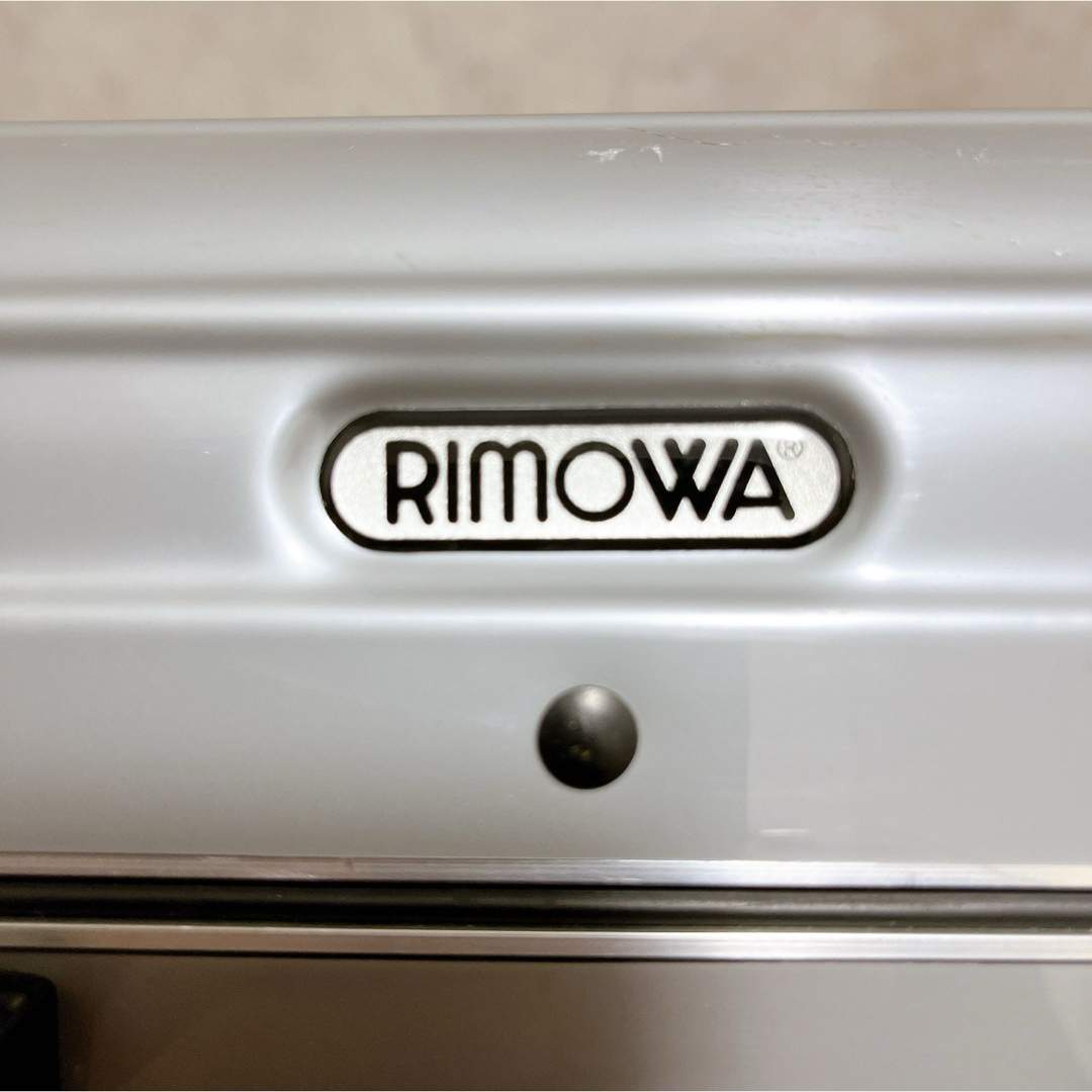 RIMOWA(リモワ)の廃盤 RIMOWA リモワ 機内持ち込み可 2輪 シルバー キャリースーツケース メンズのバッグ(トラベルバッグ/スーツケース)の商品写真