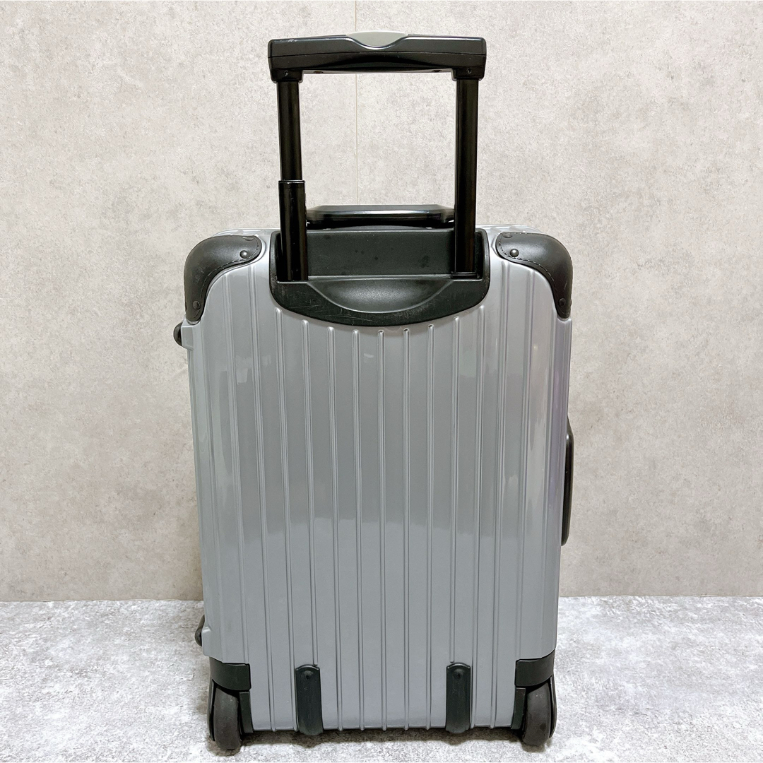 RIMOWA(リモワ)の廃盤 RIMOWA リモワ 機内持ち込み可 2輪 シルバー キャリースーツケース メンズのバッグ(トラベルバッグ/スーツケース)の商品写真