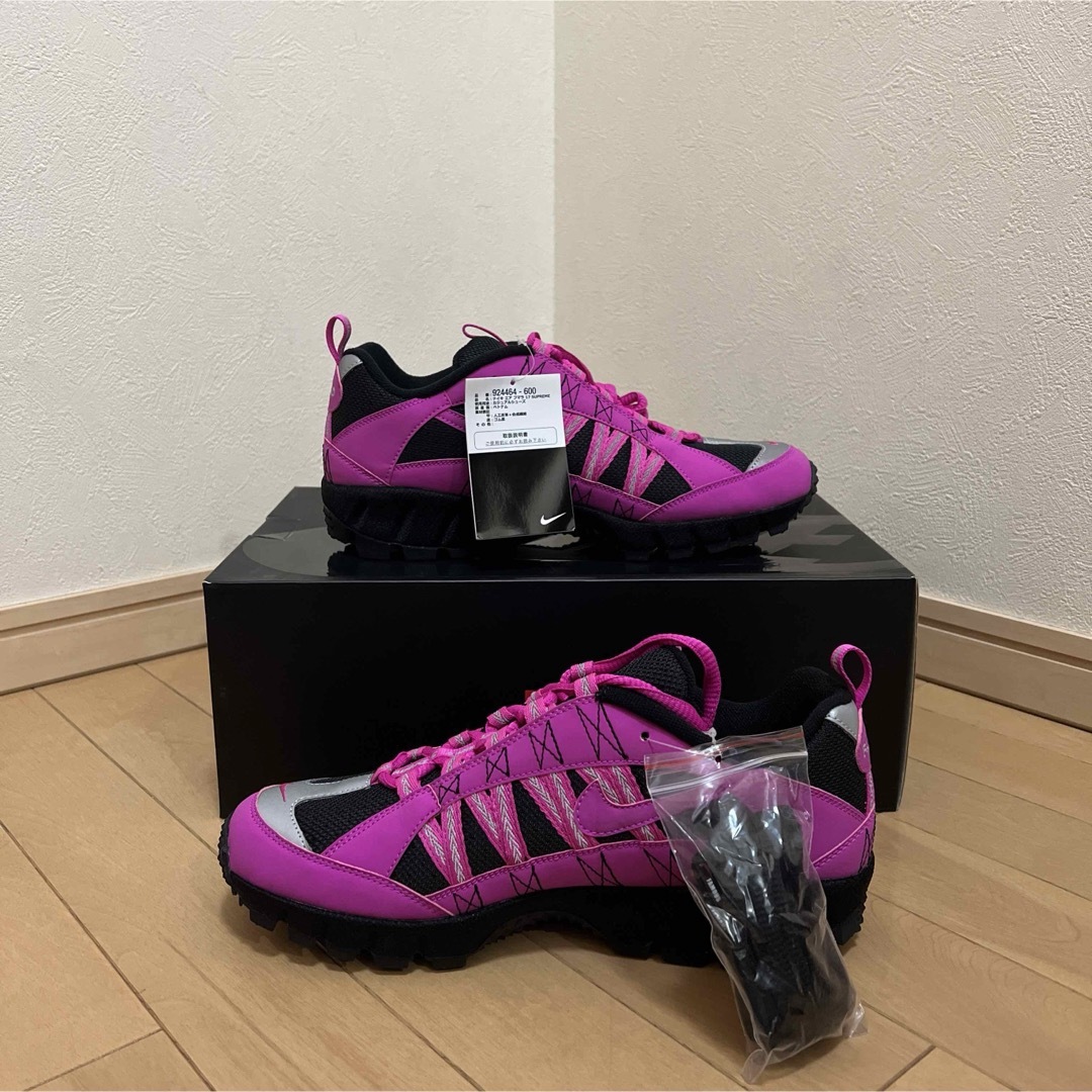 Supreme(シュプリーム)のSUPREME × NIKE AIR HUMARA PINK メンズの靴/シューズ(スニーカー)の商品写真