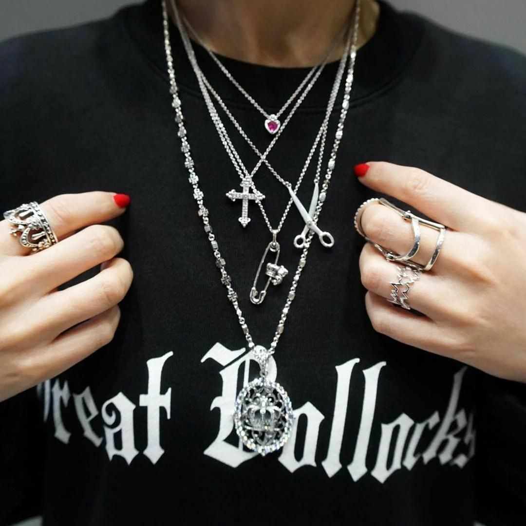 Justin Davis(ジャスティンデイビス)の定価3.7万★GLAY JIRO着Justin Davis クロスネックレス メンズのアクセサリー(ネックレス)の商品写真