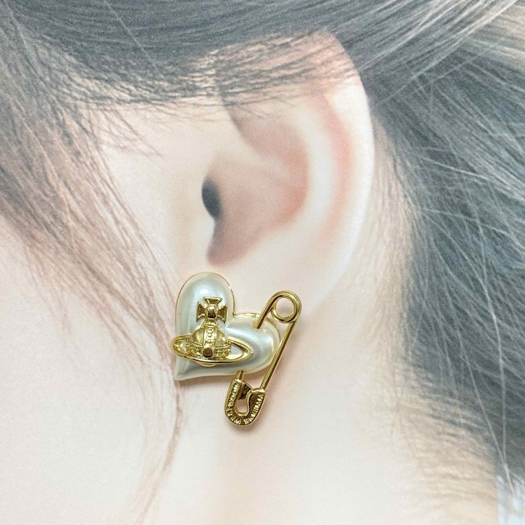 Vivienne Westwood(ヴィヴィアンウエストウッド)のヴィヴィアン　ハートパールピアス　ゴールド レディースのアクセサリー(ピアス)の商品写真