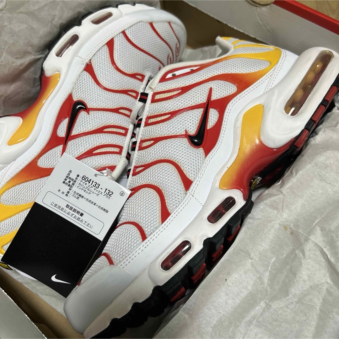 NIKE(ナイキ)のNIKE AIR MAX PLUS “Sunburn” ホワイトイエローレッド メンズの靴/シューズ(スニーカー)の商品写真