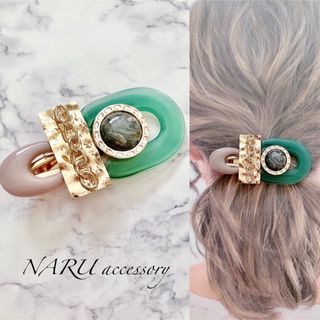 【147】ヘアクリップ♡ グリーンマーブル　デザインチャーム(バレッタ/ヘアクリップ)