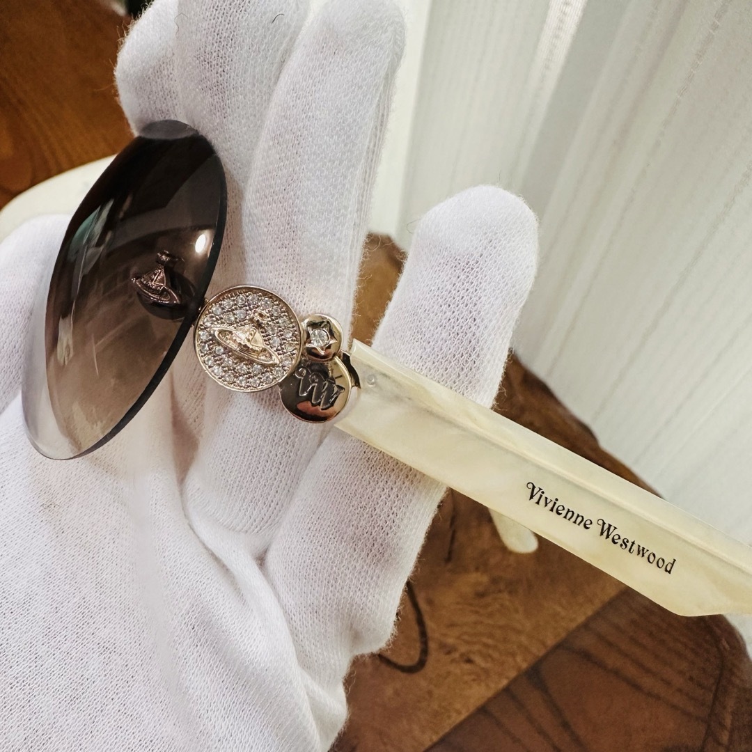Vivienne Westwood(ヴィヴィアンウエストウッド)の良品希少デザインVivienneWestwoodオーブ/サングラス レディースのファッション小物(サングラス/メガネ)の商品写真