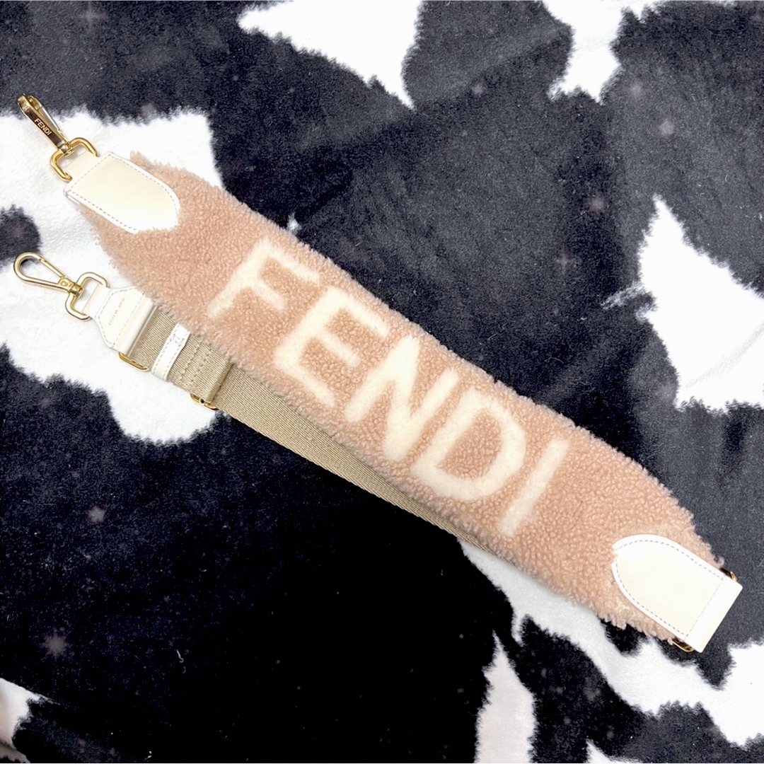 FENDI(フェンディ)のFENDI♡フェンディ♡シープスキン♡ショルダーストラップ レディースのバッグ(その他)の商品写真