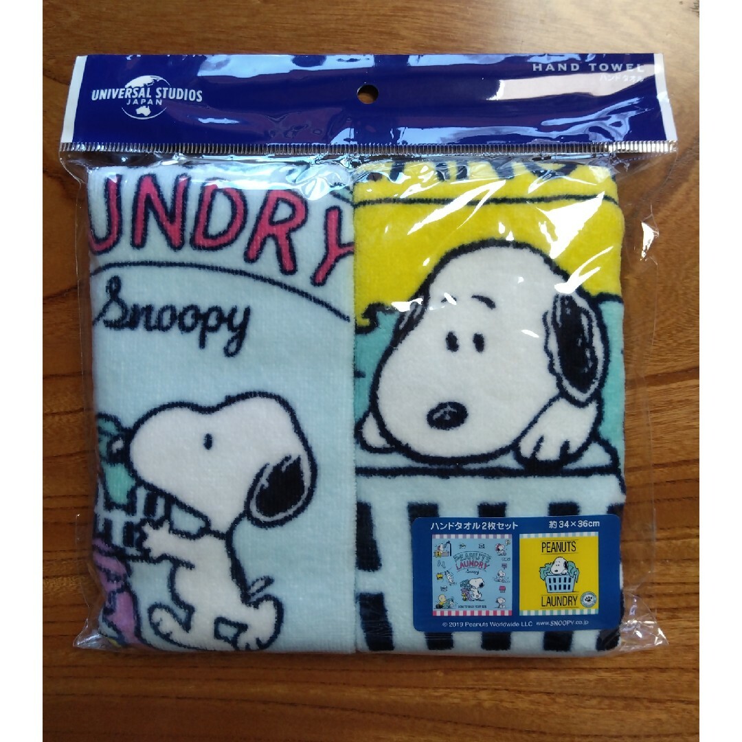 SNOOPY(スヌーピー)のUSJ　スヌーピー　ハンドタオル2枚セット エンタメ/ホビーのおもちゃ/ぬいぐるみ(キャラクターグッズ)の商品写真