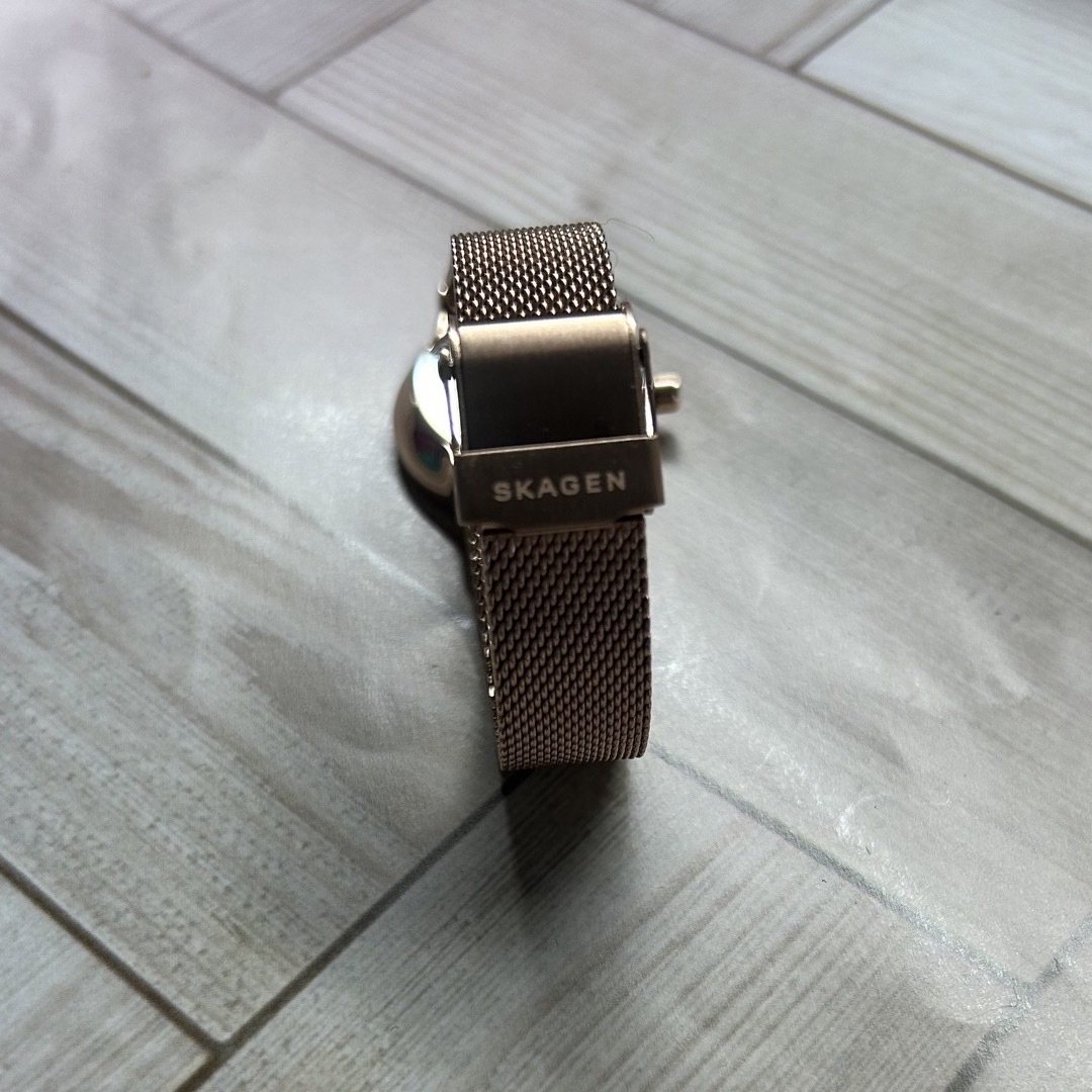 SKAGEN(スカーゲン)の【新品未使用】SKAGEN  ローズトーンスチールメッシュウォッチ レディースのファッション小物(腕時計)の商品写真