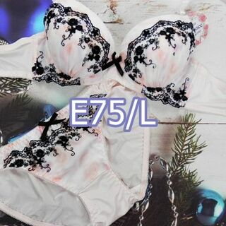 c069 E75/L ブラ＆ショーツ 下着 ピンク系 メルヘンチック刺繍(ブラ&ショーツセット)