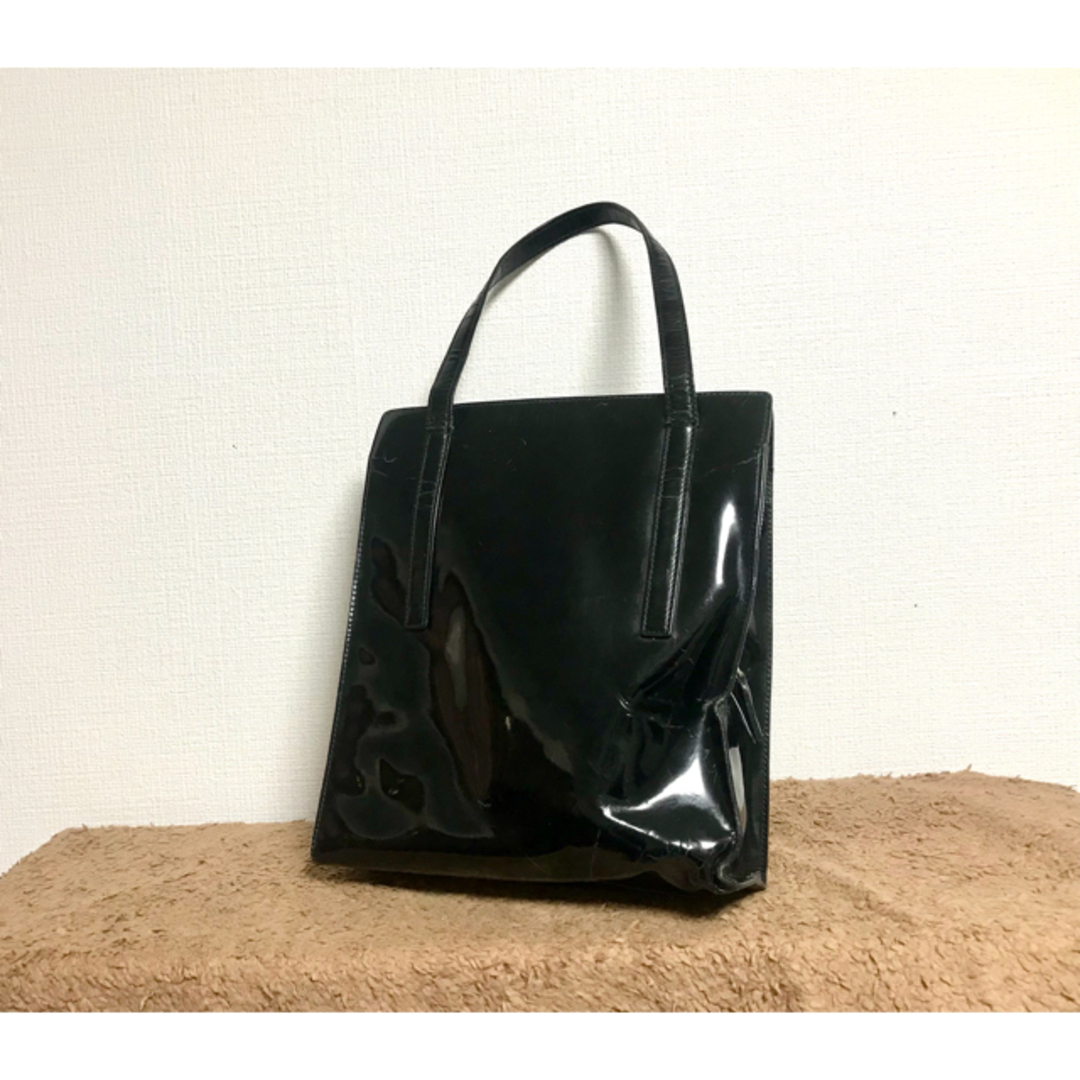 PRADA(プラダ)のPRADA プラダ　ロゴ　ハンドバッグ トートバッグ パテントレザー　モード レディースのバッグ(トートバッグ)の商品写真