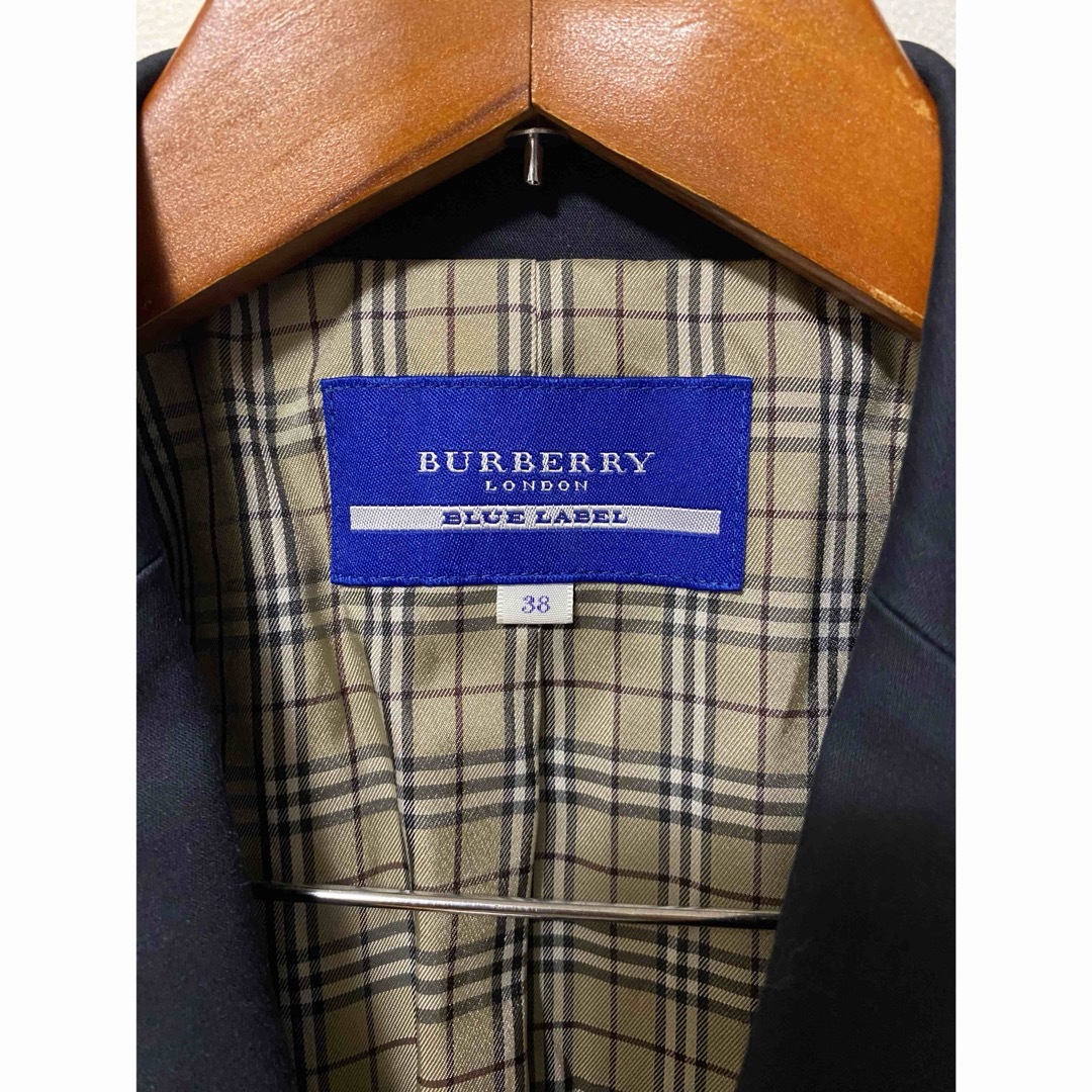 BURBERRY BLUE LABEL(バーバリーブルーレーベル)のバーバリー ブルーレーベル 金ボタンジャケット ブレザー レディース 38 レディースのジャケット/アウター(テーラードジャケット)の商品写真