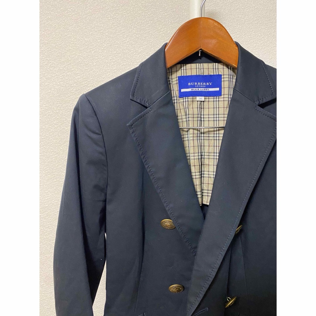 BURBERRY BLUE LABEL(バーバリーブルーレーベル)のバーバリー ブルーレーベル 金ボタンジャケット ブレザー レディース 38 レディースのジャケット/アウター(テーラードジャケット)の商品写真