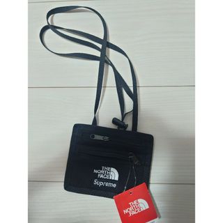 Supreme / The North Face Travel Wallet