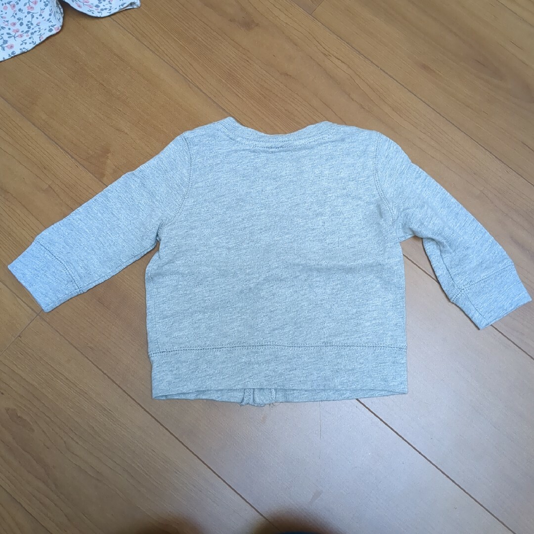 babyGAP(ベビーギャップ)のGAP　70センチ　カーディガン キッズ/ベビー/マタニティのベビー服(~85cm)(カーディガン/ボレロ)の商品写真