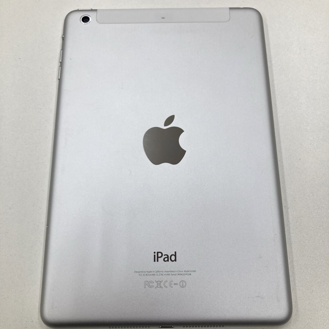 iPad(アイパッド)のiPad mini 2 / セルラーau  , 16GB シルバー スマホ/家電/カメラのPC/タブレット(タブレット)の商品写真